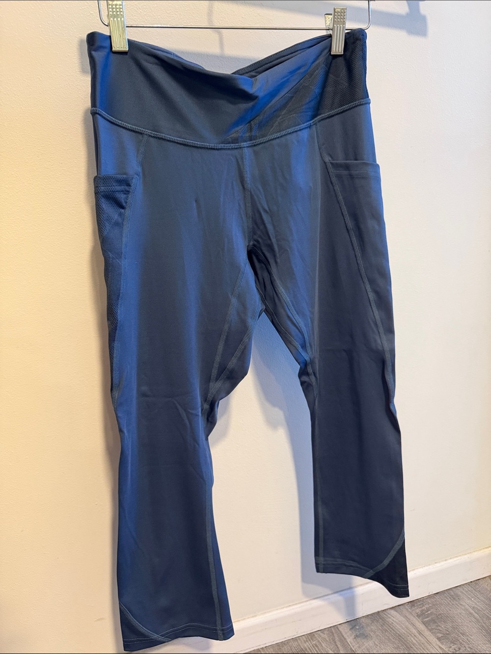 NWT Pearl Izumi Dark Navy Performance Pocket Capris